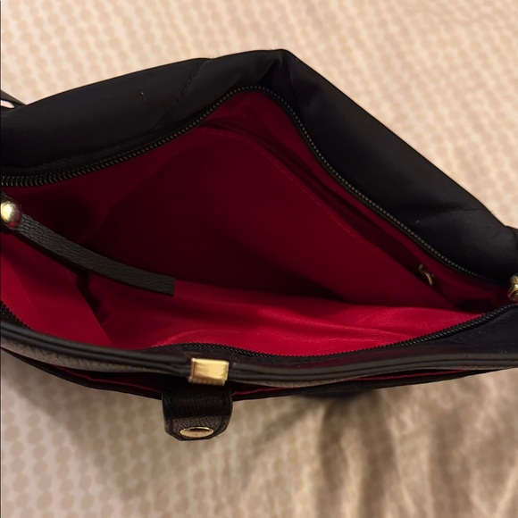 Tutilo Black Quilted Crossbody Bag - Picture 5 of 6